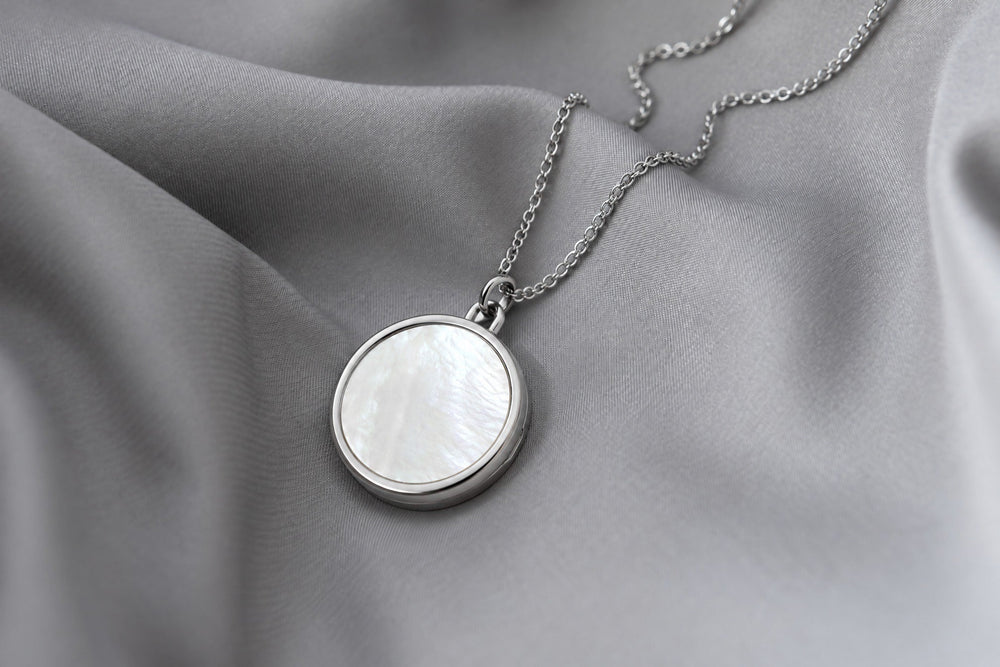 AURA LOCKET collection
